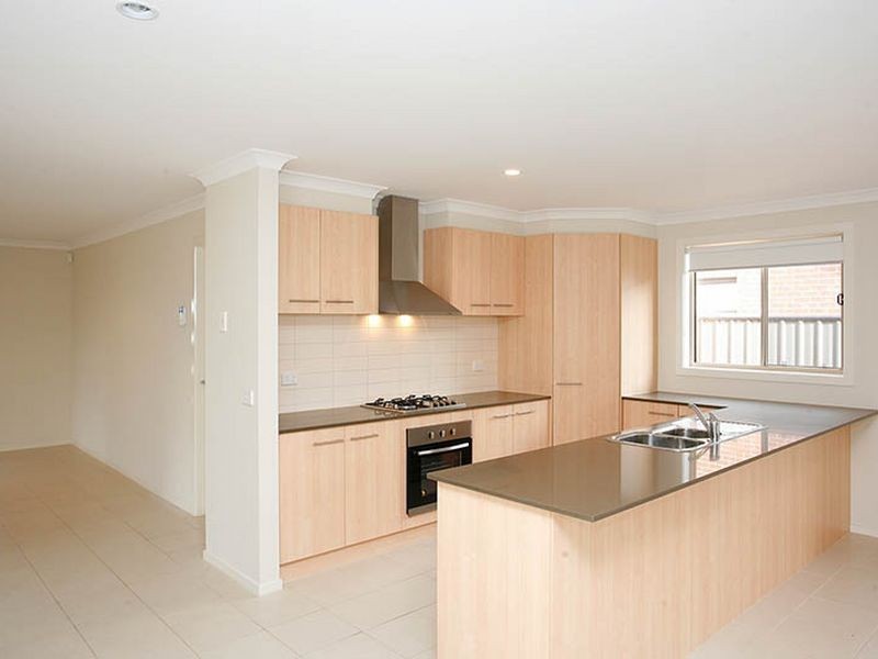 4 Kellerman Drive, Point Cook VIC 3030