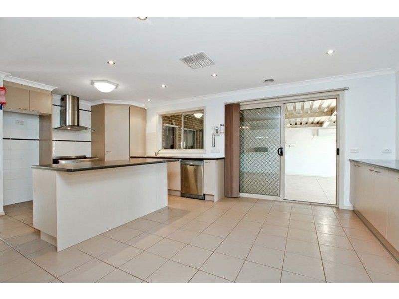 37 Jade Crescent, Wyndham Vale VIC 3024