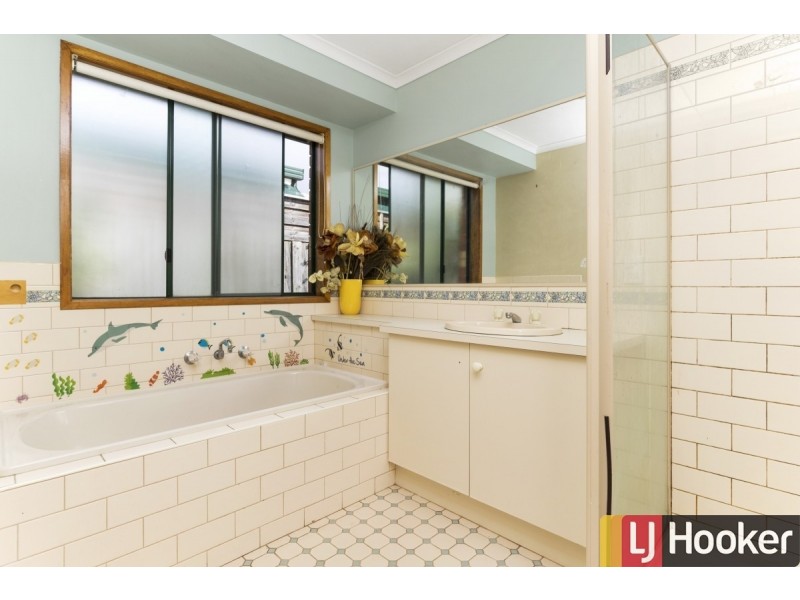 18 Karinya Close, Werribee VIC 3030