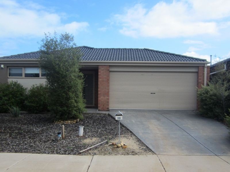 38 Carbine Avenue, Tarneit VIC 3029