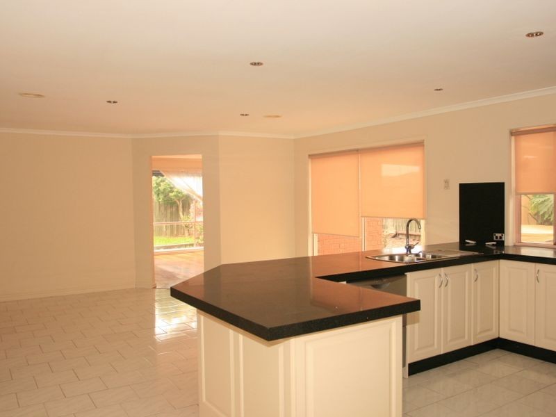 29 Dongala Drive, Werribee VIC 3030