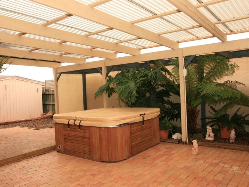 29 Dongala Drive, Werribee VIC 3030