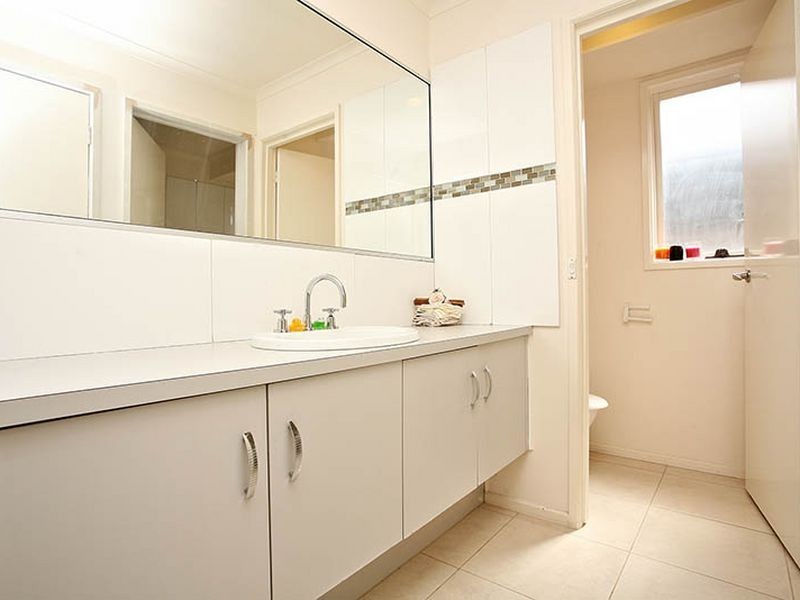 13 Kingfisher Court, Werribee VIC 3030