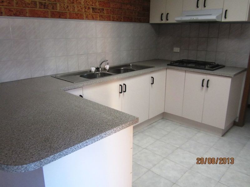 2/12 Sier Avenue, Hoppers Crossing VIC 3029