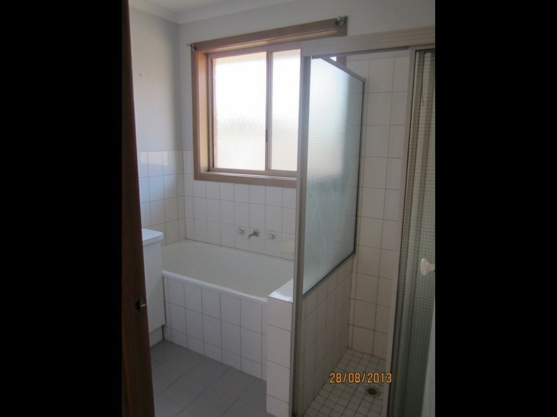 2/12 Sier Avenue, Hoppers Crossing VIC 3029