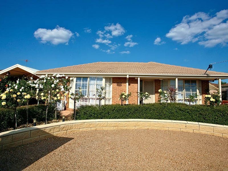 10 Buckingham Drive, Werribee VIC 3030