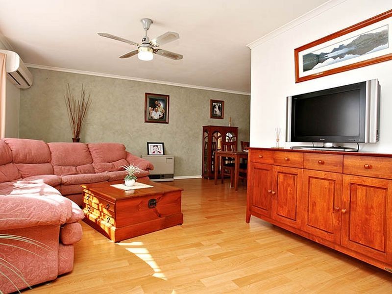 10 Buckingham Drive, Werribee VIC 3030
