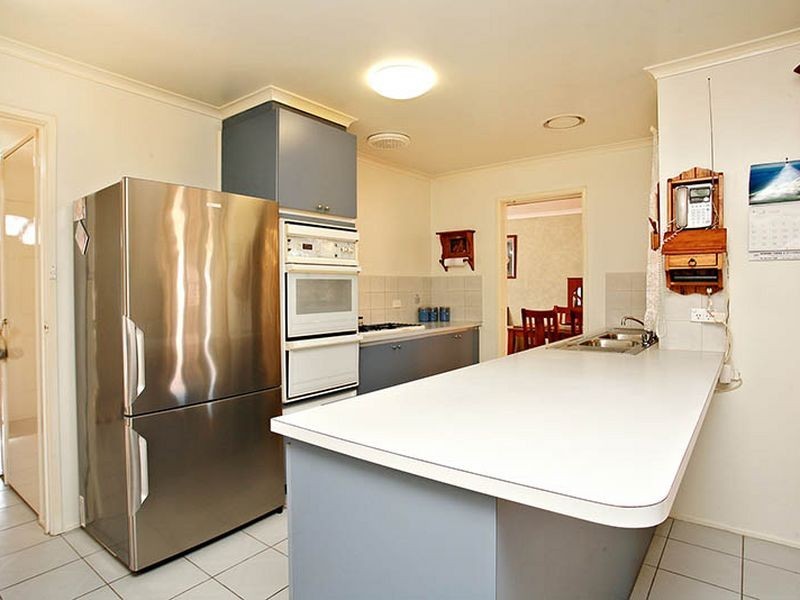 10 Buckingham Drive, Werribee VIC 3030