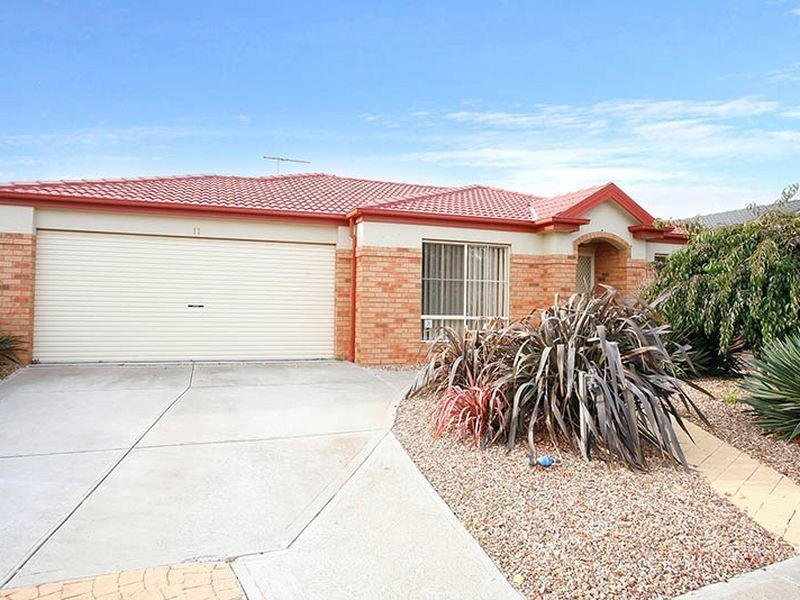 11 Mandarin Grove, Werribee VIC 3030