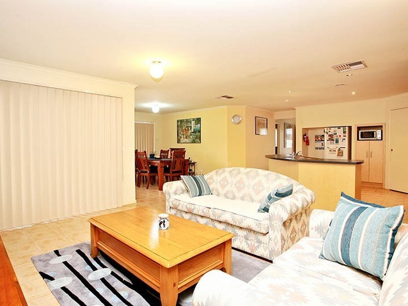 11 Mandarin Grove, Werribee VIC 3030