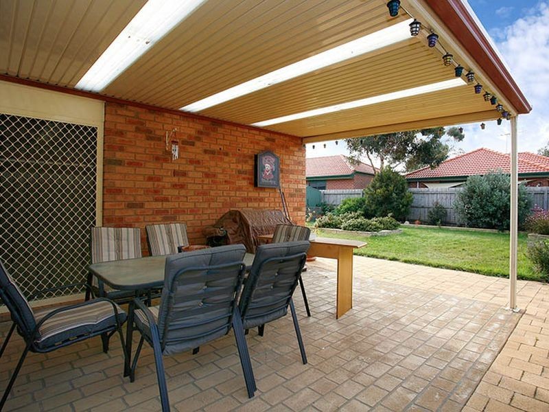 11 Mandarin Grove, Werribee VIC 3030