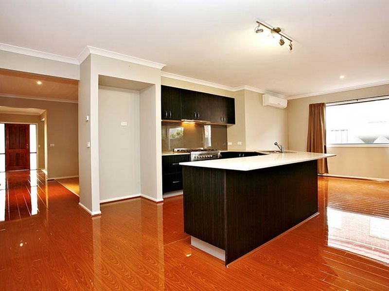 8 Mundi Crescent, Wyndham Vale VIC 3024