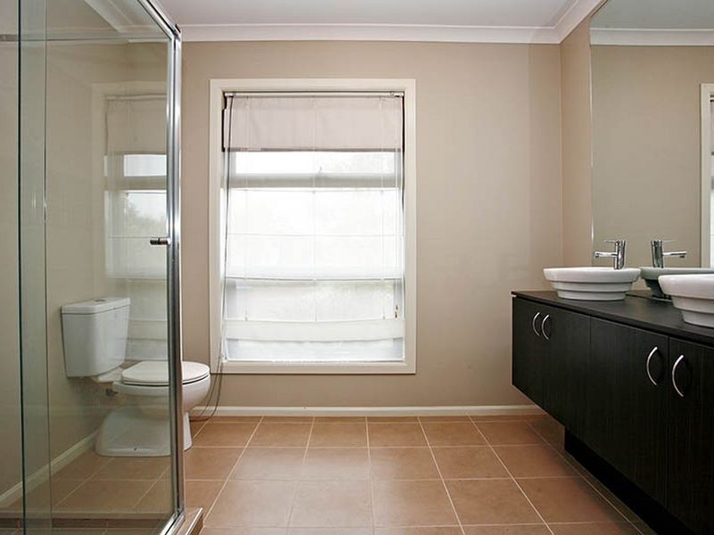 8 Mundi Crescent, Wyndham Vale VIC 3024