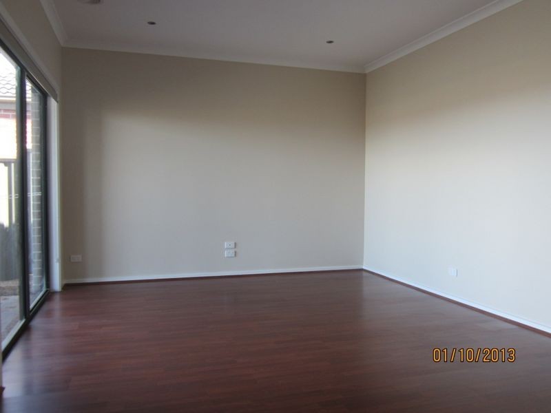 10 Lambourne Avenue, Truganina VIC 3029