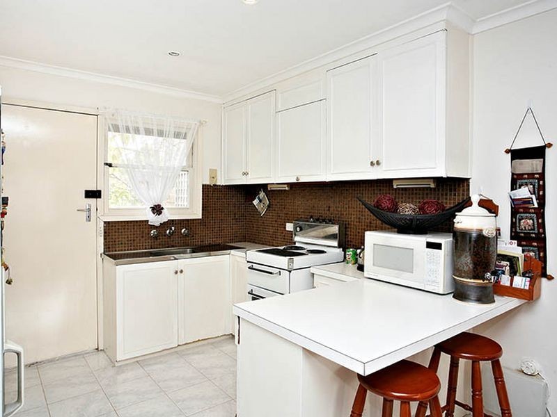 4/2 Railway Avenue, Werribee VIC 3030