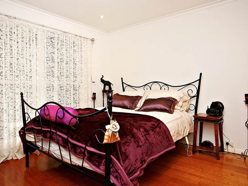 4/2 Railway Avenue, Werribee VIC 3030