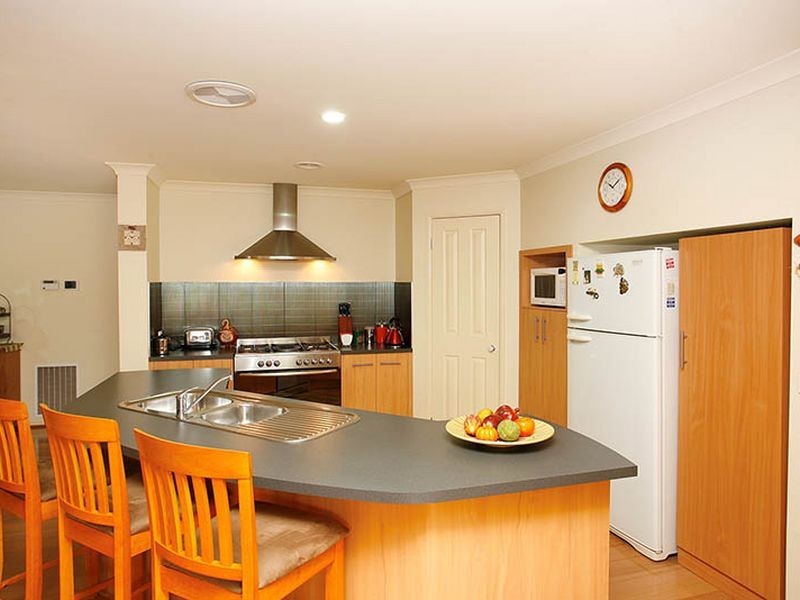 8 St Michael Drive, Tarneit VIC 3029
