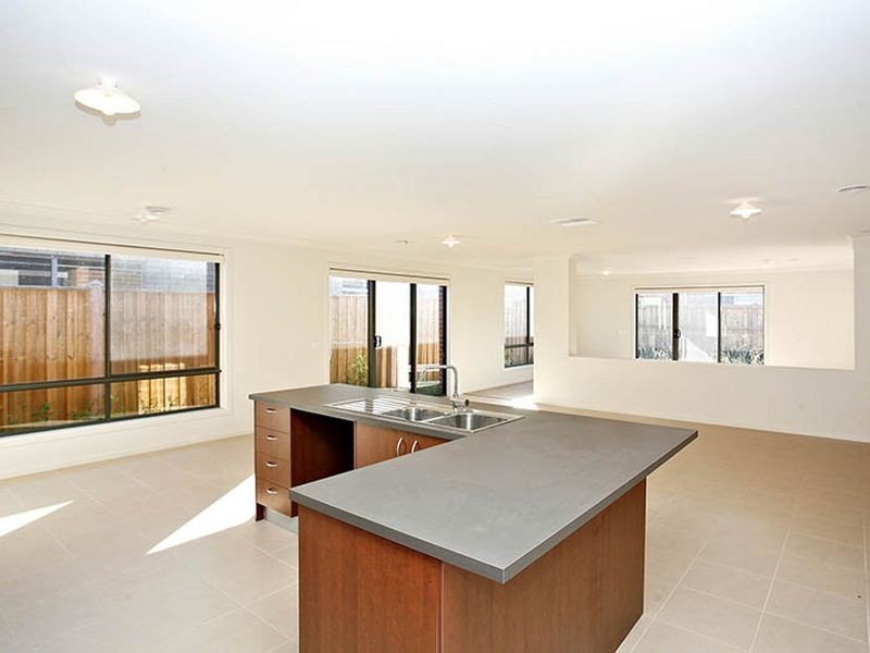 60 Fongeo Drive, Point Cook VIC 3030