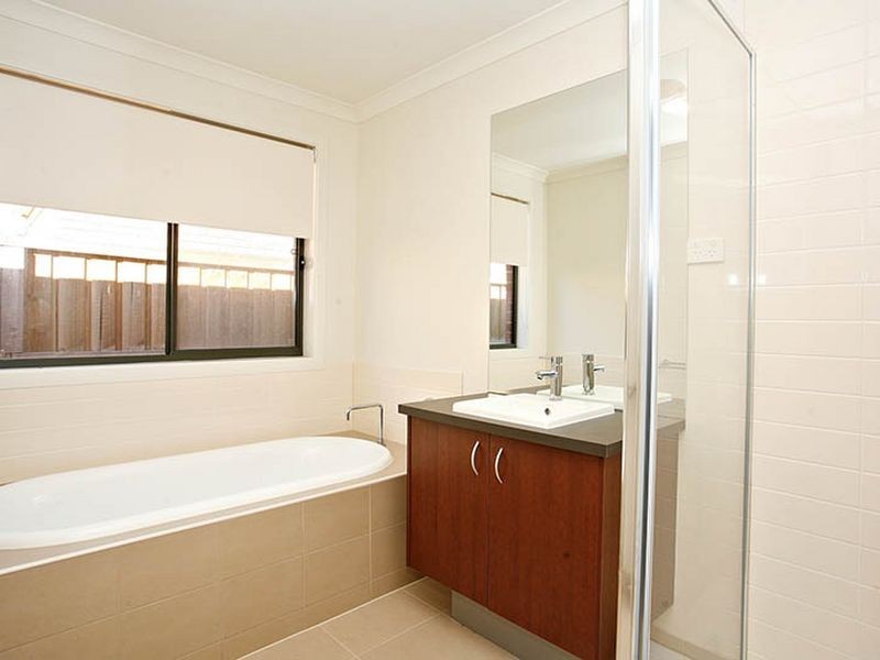 60 Fongeo Drive, Point Cook VIC 3030