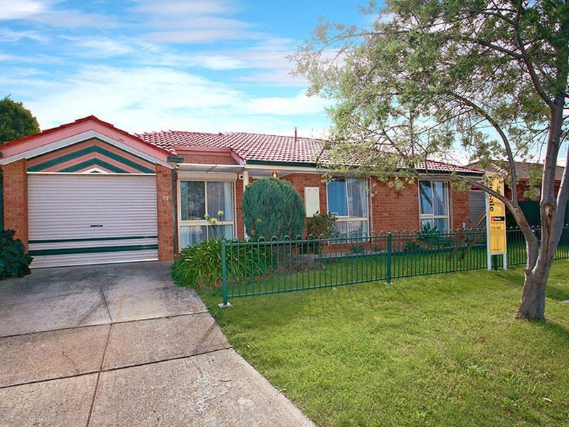 77 Oriole Drive, Werribee VIC 3030