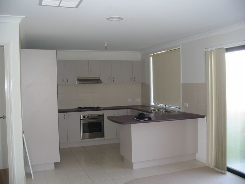 9 Lyrebird Walk, Whittlesea VIC 3757