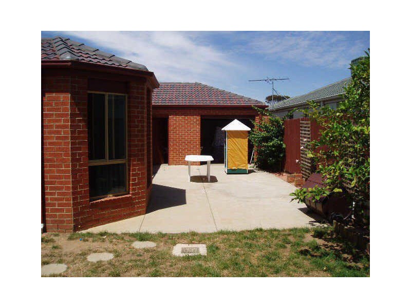 17 Wyatt Way, Wallan VIC 3756