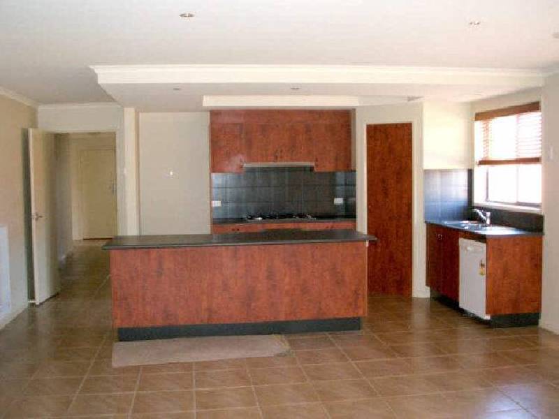 70 Augusta Way, Hidden Valley VIC 3756