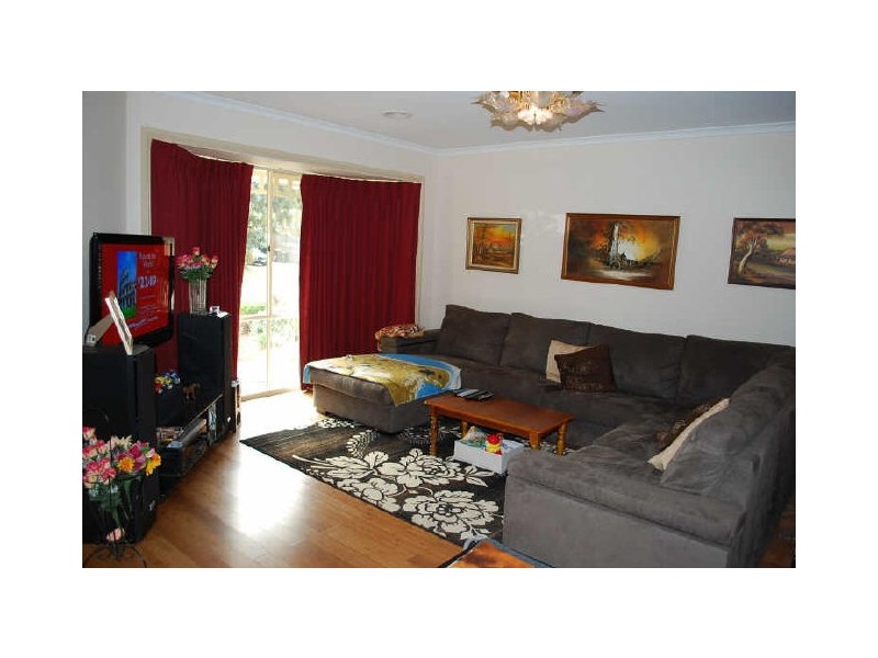 27 Bellbird Drive, Whittlesea VIC 3757