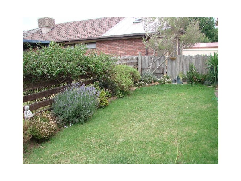 1/9 Macmeikan Street, Whittlesea VIC 3757
