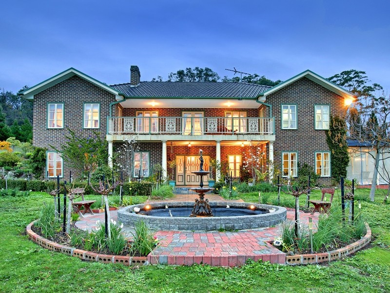 100 Seventeenth Avenue, Eden Park VIC 3757