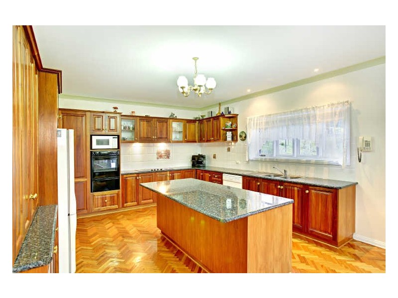 100 Seventeenth Avenue, Eden Park VIC 3757
