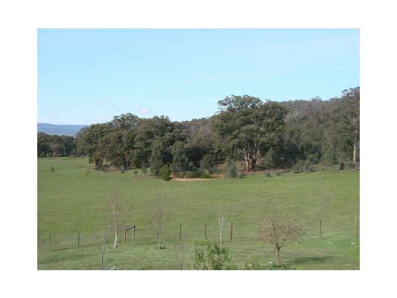 100 Seventeenth Avenue, Eden Park VIC 3757