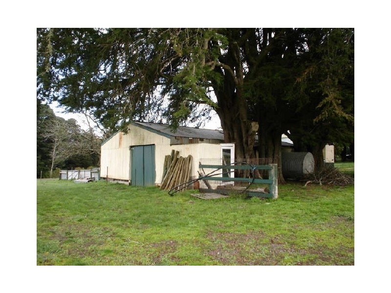 38 Deviation Road, Kinglake VIC 3763