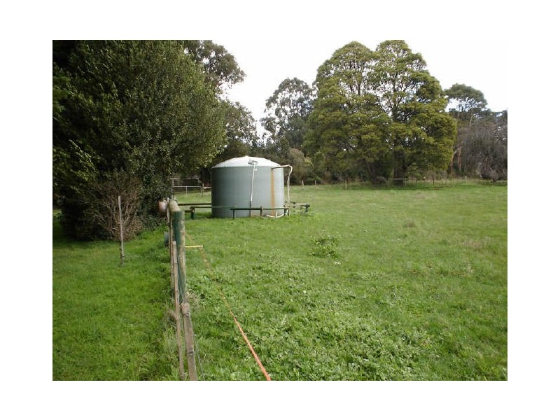 38 Deviation Road, Kinglake VIC 3763