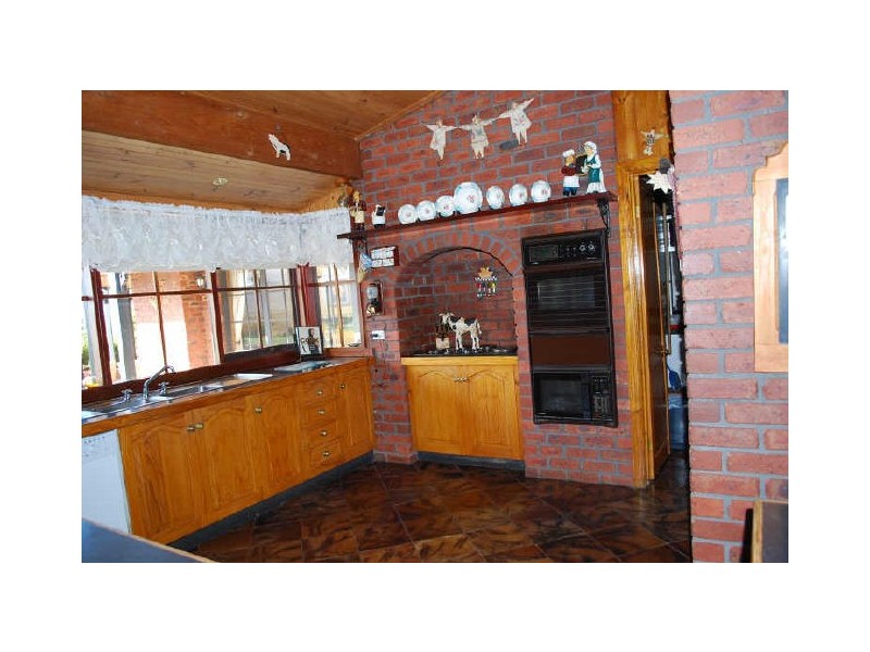 290 Eighth Avenue, Eden Park VIC 3757