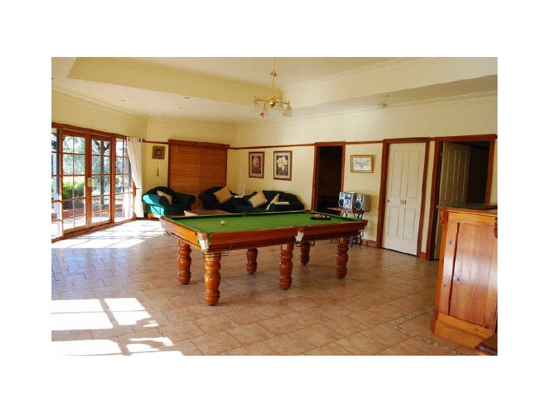 290 Eighth Avenue, Eden Park VIC 3757