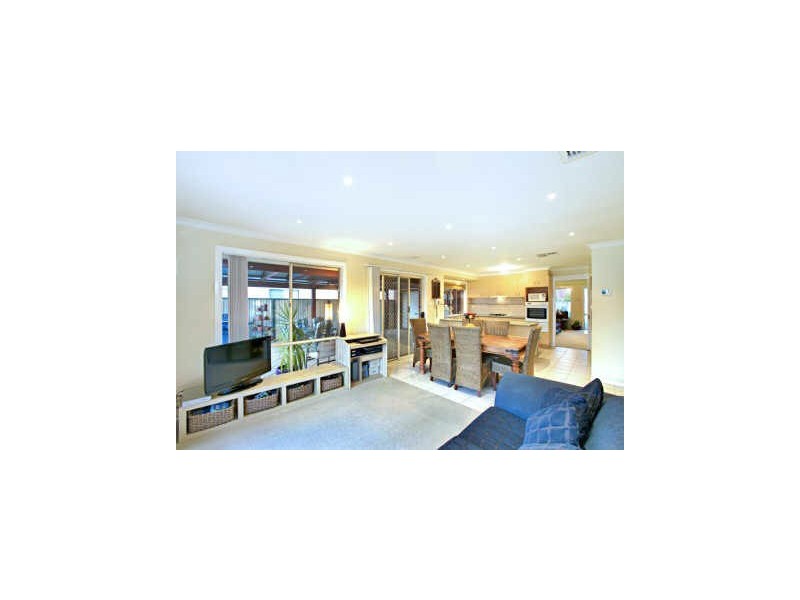 13 Oakbank Boulevard, Whittlesea VIC 3757