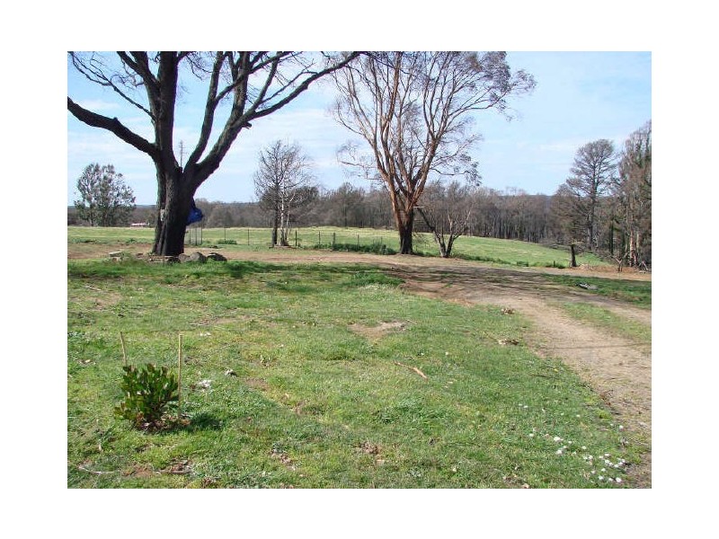 17 Pine Ridge Road, Kinglake West VIC 3757