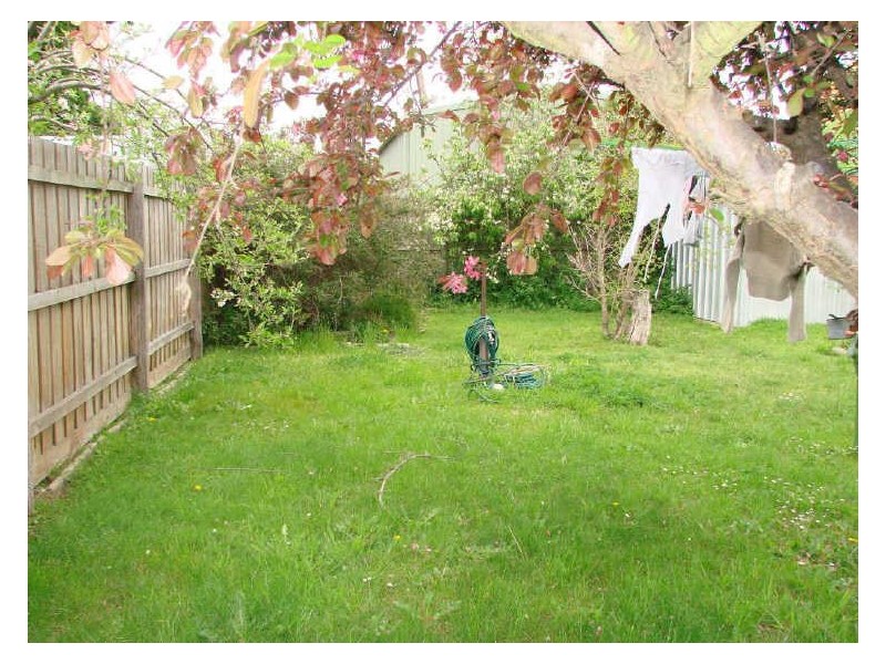 2/17 Oak Street, Whittlesea VIC 3757