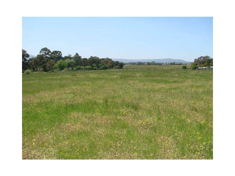 320 Eighth Avenue, Eden Park VIC 3757