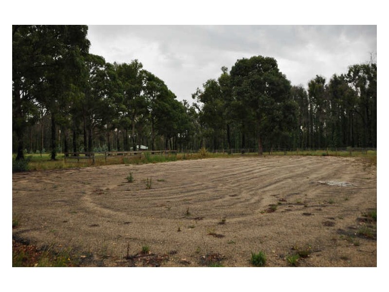 242 Edenvale Crescent, Kinglake West VIC 3757