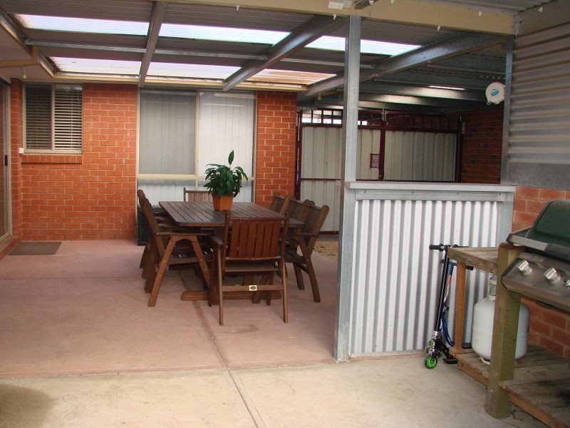 17 Fiona Place, Whittlesea VIC 3757