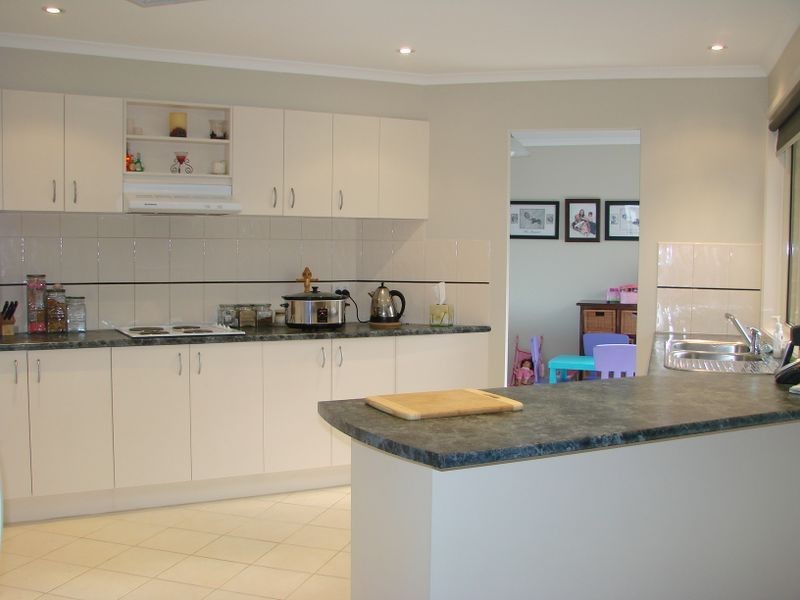 8 Curlew Drive, Whittlesea VIC 3757