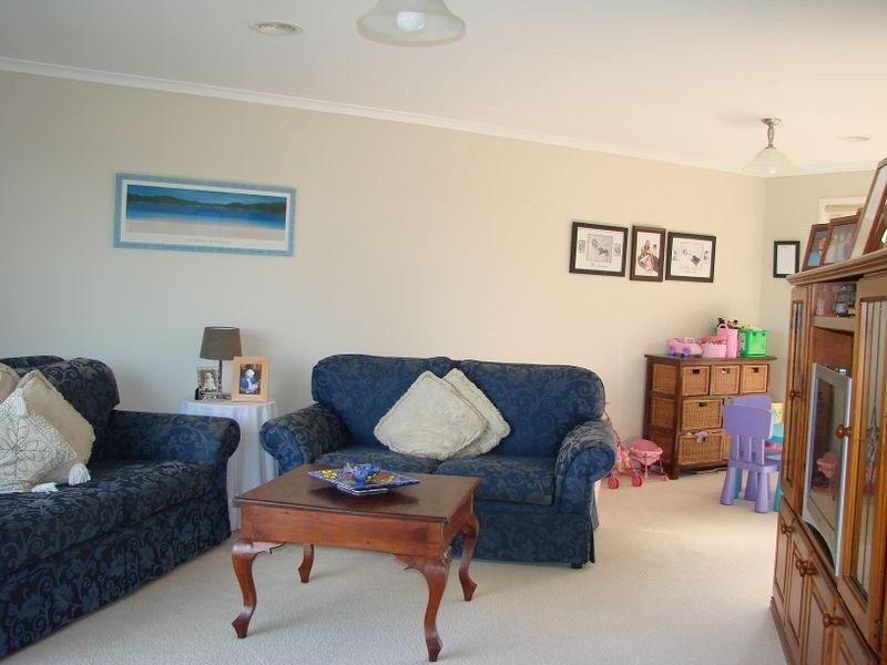 8 Curlew Drive, Whittlesea VIC 3757