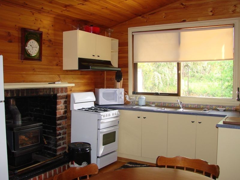 215 Fourth Avenue, Eden Park VIC 3757