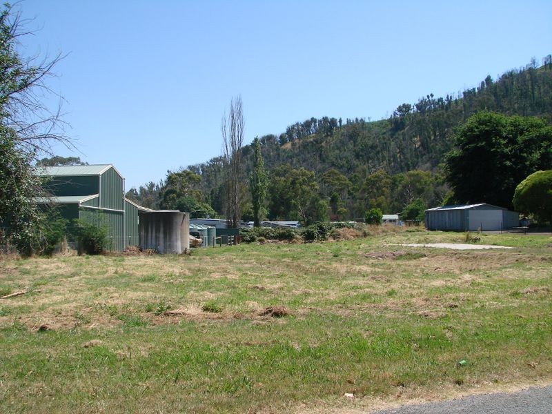 14 Riverside Crescent, Broadford VIC 3658