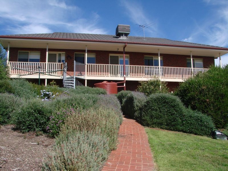 4 Pelican Walk, Whittlesea VIC 3757