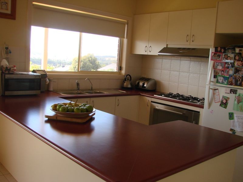 4 Pelican Walk, Whittlesea VIC 3757