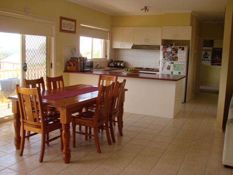 4 Pelican Walk, Whittlesea VIC 3757