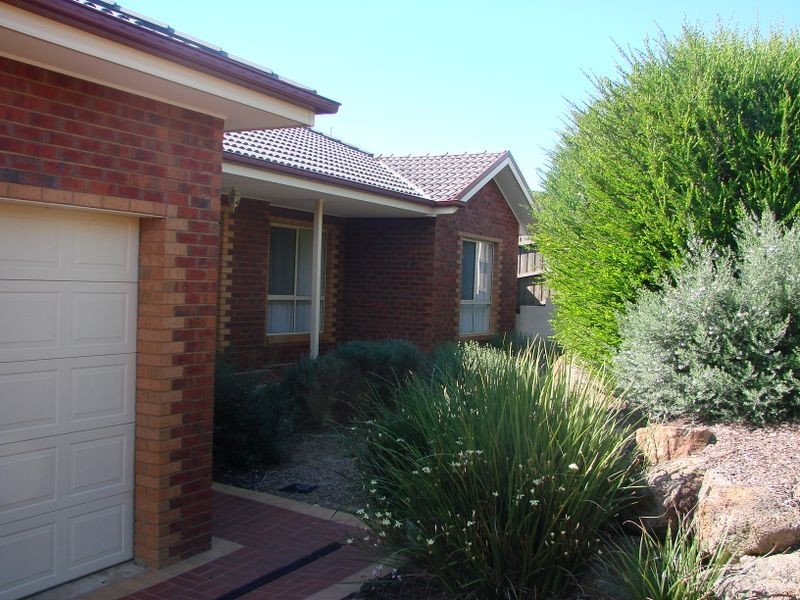 4 Pelican Walk, Whittlesea VIC 3757